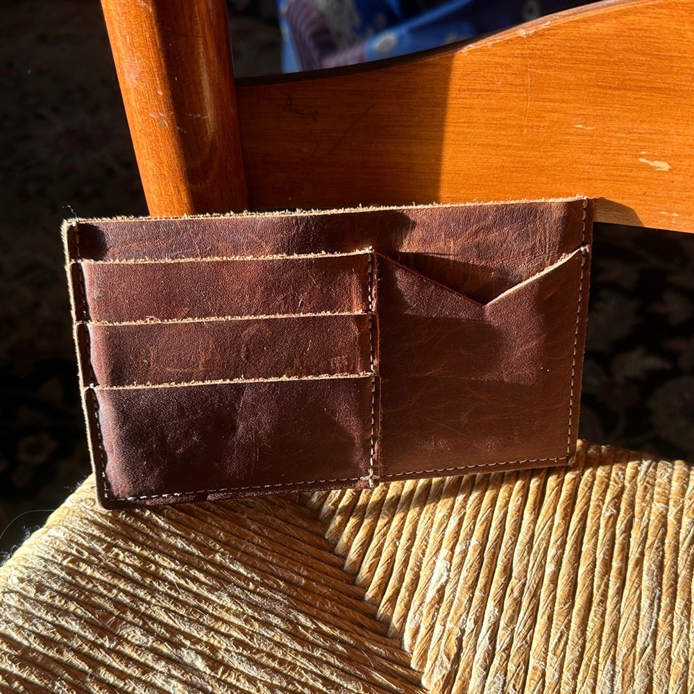 HOLTZ made in America Elegant Brown Leather Card and cash Holder - Picture 7 of 8